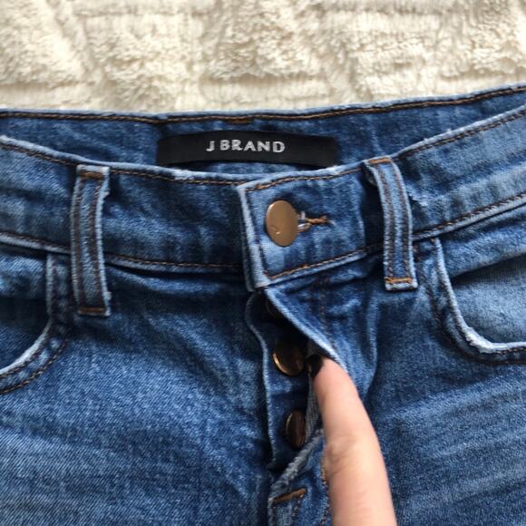 J Brand Gracie High Rise Cuffed Denim Shorts in Jagger Wash - Picture 5 of 10